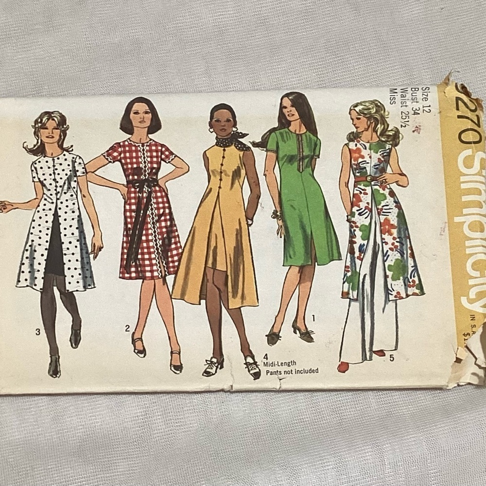 Sewing Patterns Simplicity - Picture 2 of 7